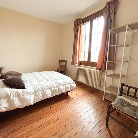 Maison Avec Jardin Dans Le Centre De Кабур