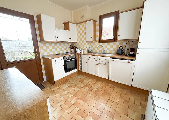 Maison Avec Jardin Dans Le Centre De Кабур