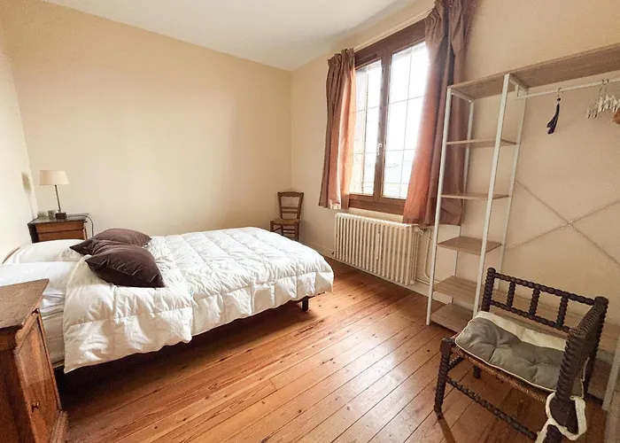 Maison Avec Jardin Dans Le Centre De Кабур